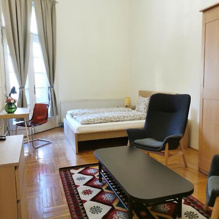 Andrassy Suite Budapest Luaran gambar