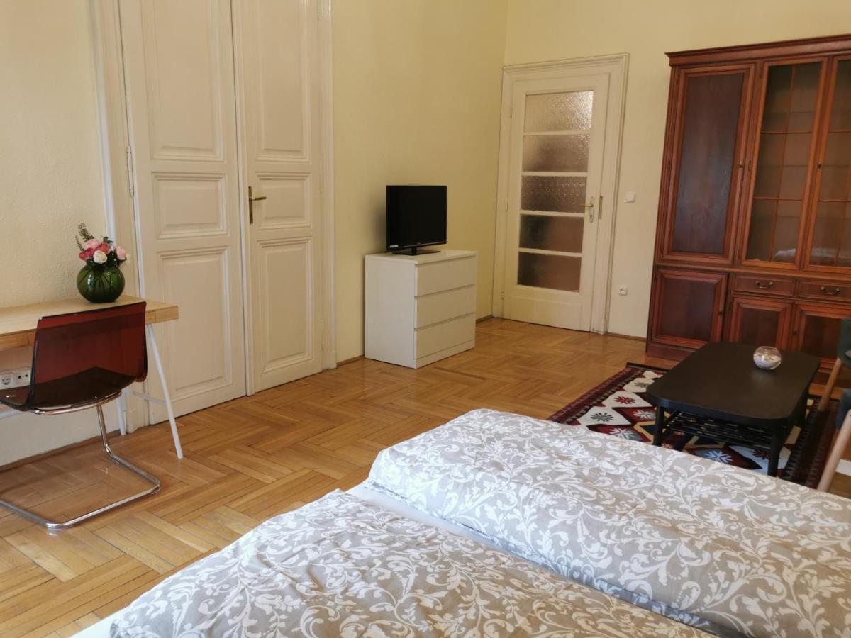 Andrassy Suite Budapest Luaran gambar