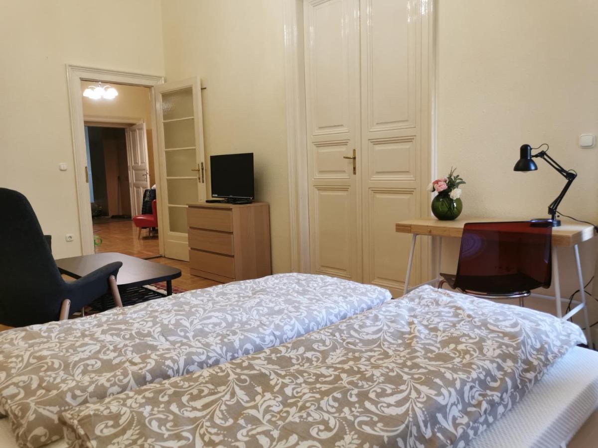 Andrassy Suite Budapest Luaran gambar