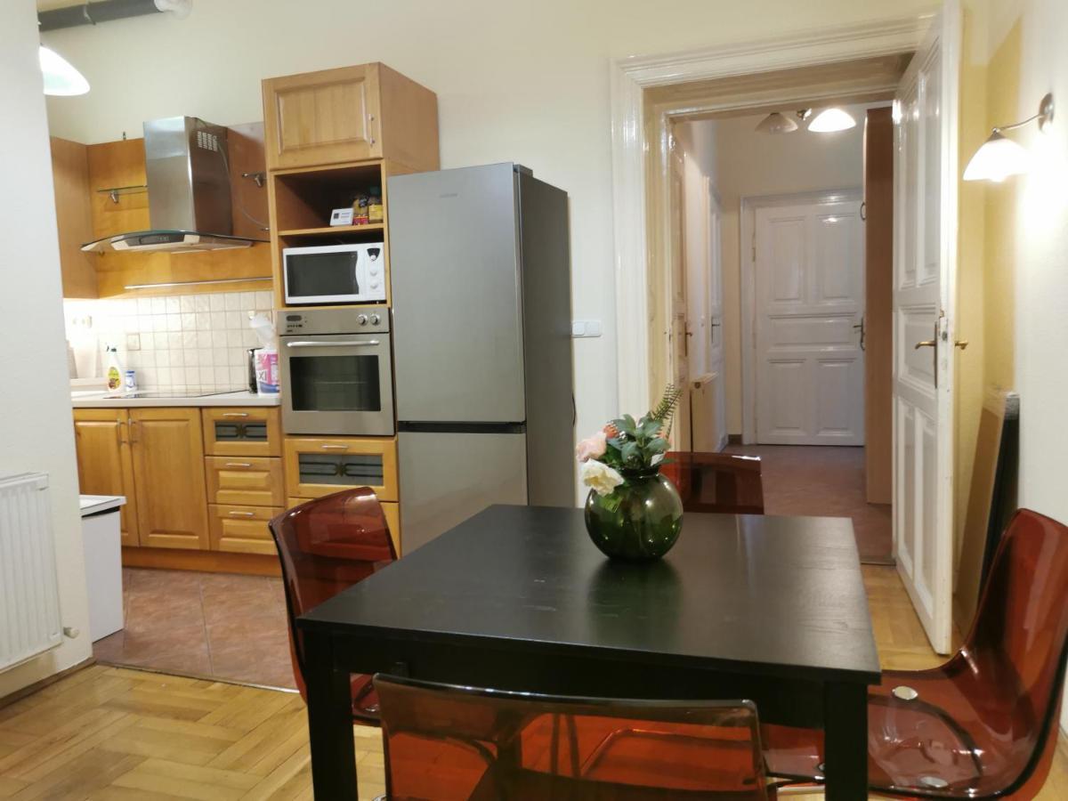 Andrassy Suite Budapest Luaran gambar